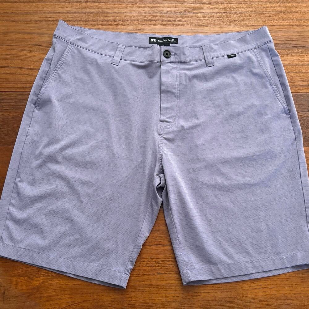 Travis Mathew men’s purple golf chino shorts size 40